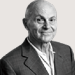 ユージン・ファーマ氏に関する画像