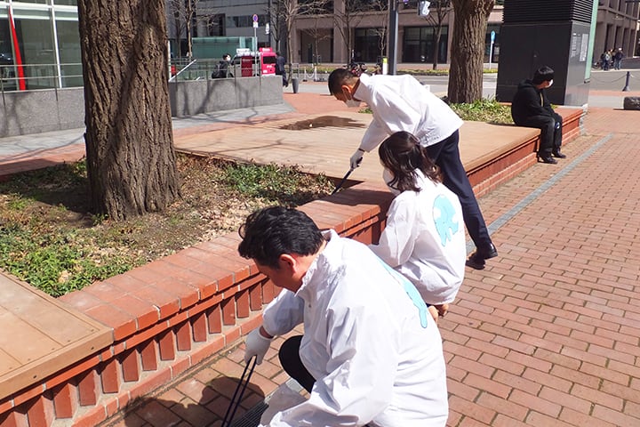 Sapporo Branch: Taking Part in Local Cleanup Efforts